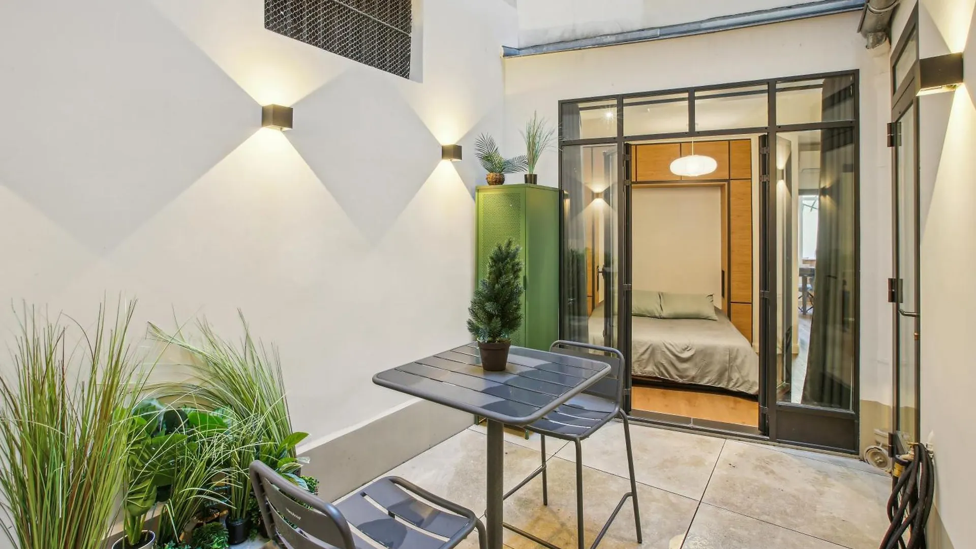 Luxury In The Heart Of St Germain A/C 3 Bedroom Outdoor Paris France