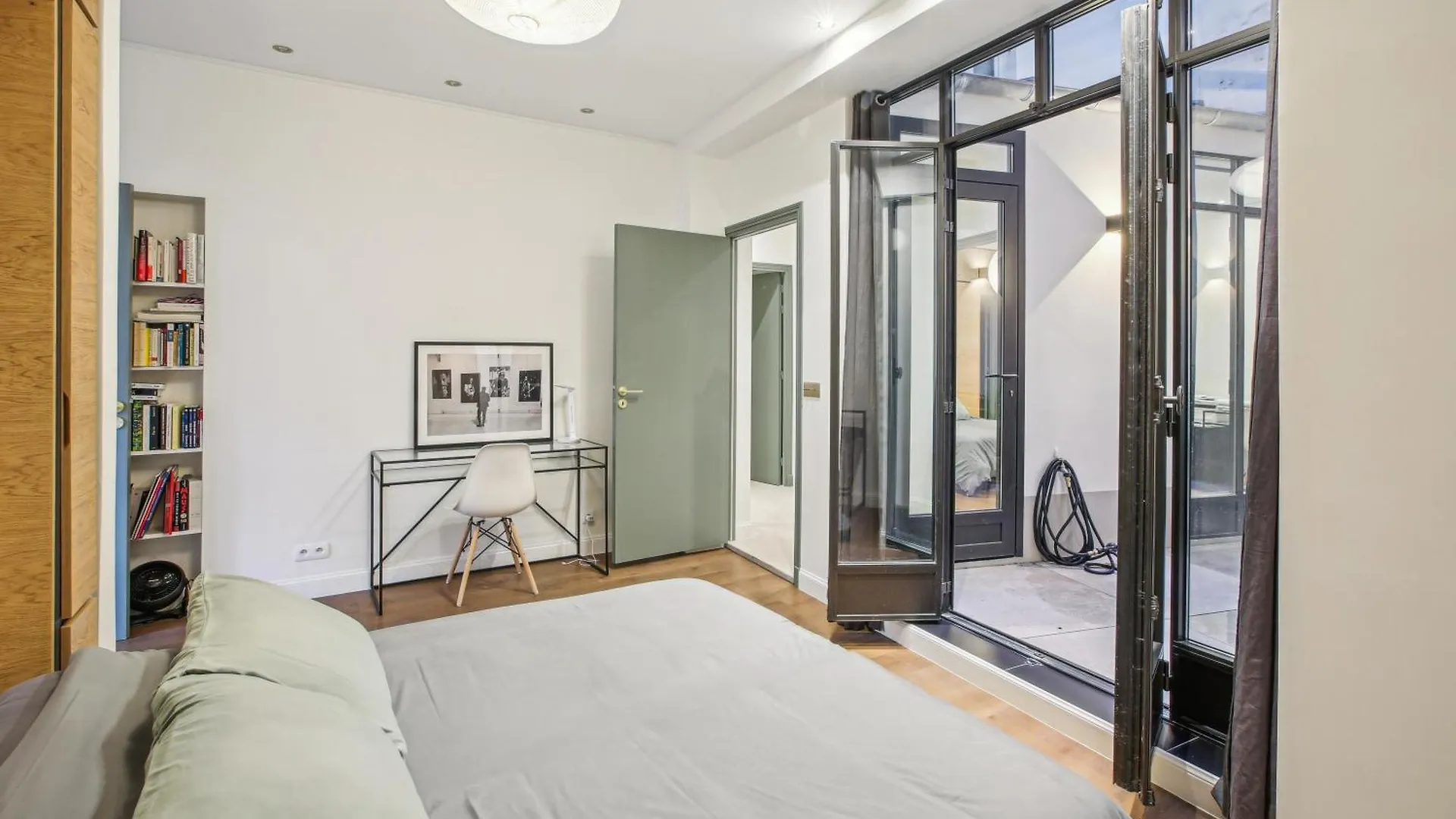 Luxury In The Heart Of St Germain A/C 3 Bedroom Outdoor Paris 0*,  France