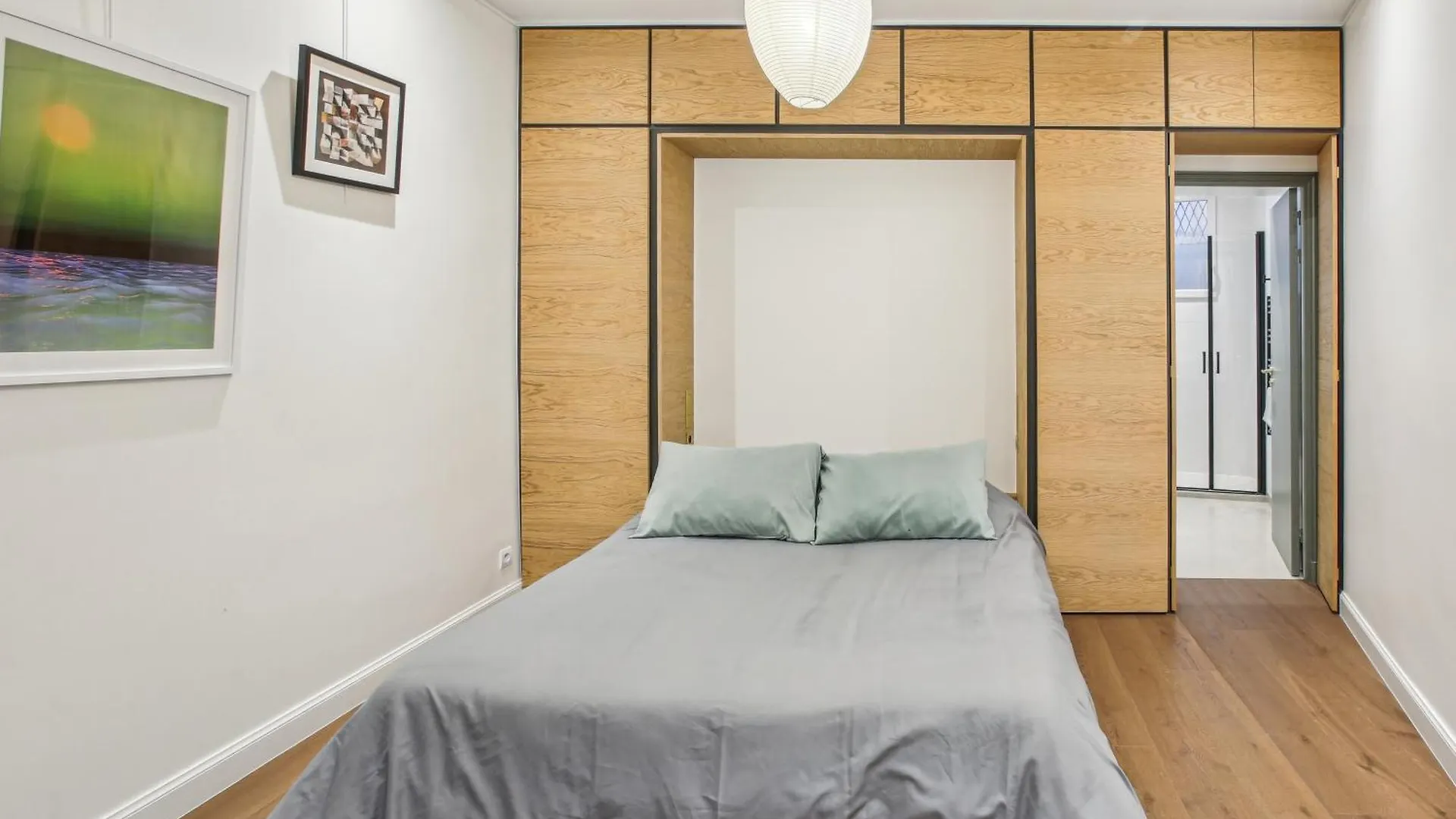 Luxury In The Heart Of St Germain A/C 3 Bedroom Outdoor Paris Apartment
